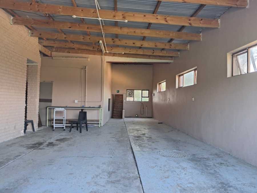 To Let 7 Bedroom Property for Rent in Humansdorp Eastern Cape